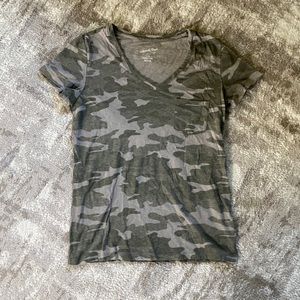 Universal Thread Camo V-neck Tshirt